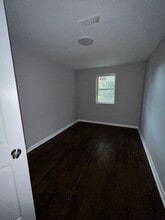 24 E Abbottsford Ave in Philadelphia, PA - Building Photo - Building Photo
