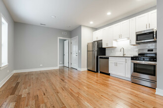 2116 N Sedgwick St in Chicago, IL - Building Photo - Building Photo