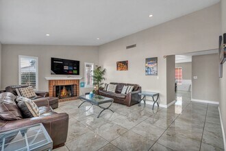 2269 McCoig Ave in Las Vegas, NV - Building Photo - Building Photo