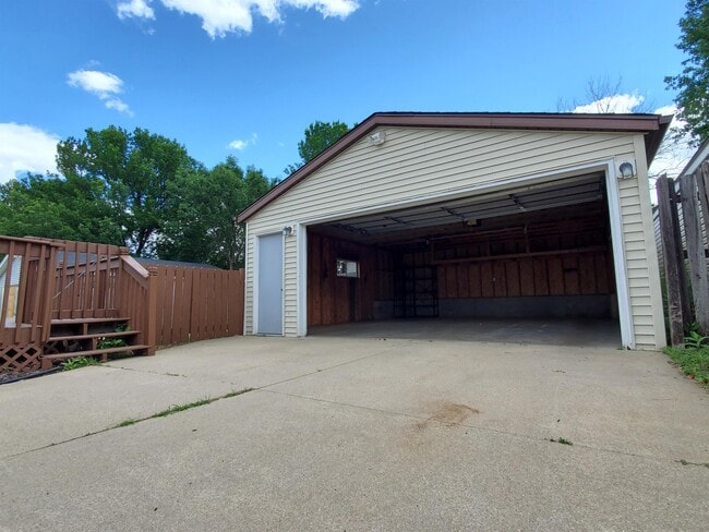 4830 24th Ave NW in Rochester, MN - Building Photo - Building Photo
