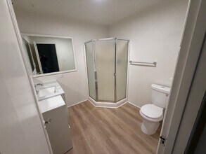 17 W Poplar St, Unit 19 in Stockton, CA - Building Photo - Building Photo