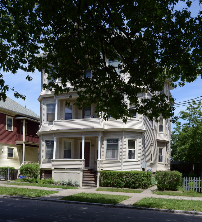 392 Ashley Blvd in New Bedford, MA - Building Photo - Building Photo