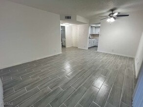 19505 Quesada Ave in Port Charlotte, FL - Foto de edificio - Building Photo