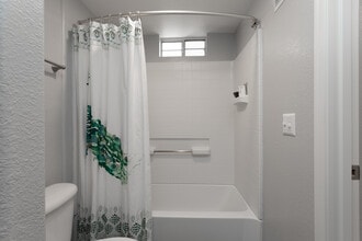 Port Royale in Sierra Vista, AZ - Building Photo - Interior Photo