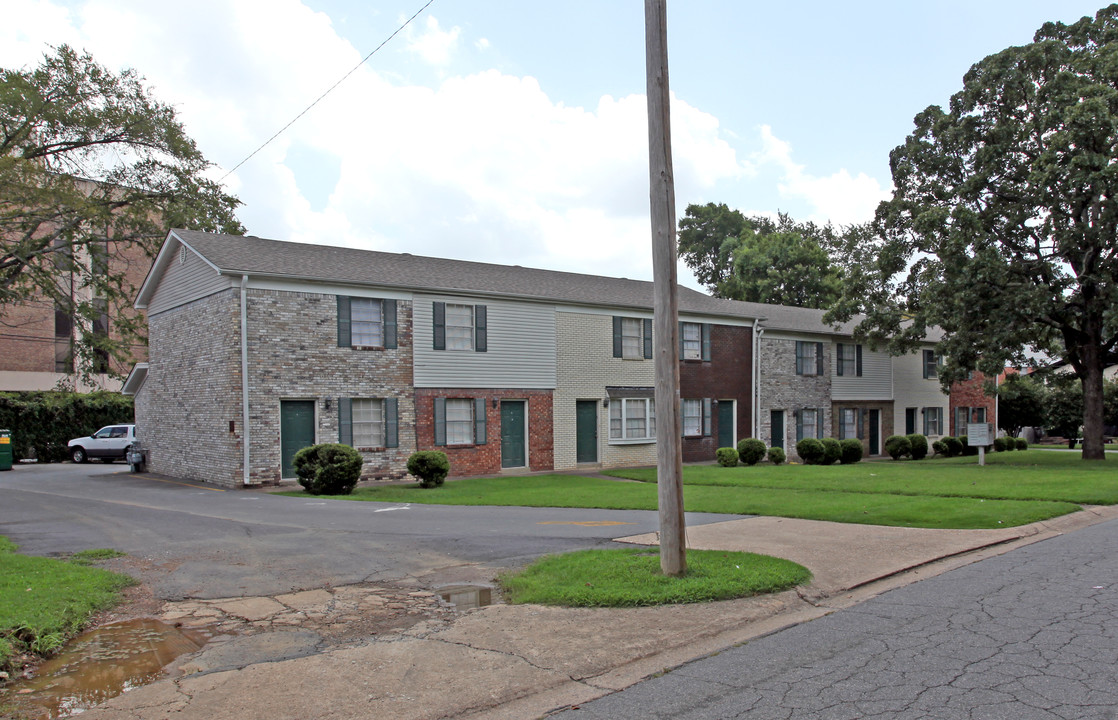 615 Chickadee Dr in Little Rock, AR - Foto de edificio