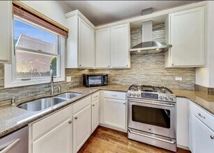 1802 W Diversey Pkwy in Chicago, IL - Building Photo - Building Photo