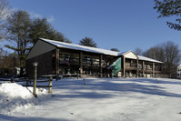 Wildwood Estates in Windham, ME - Foto de edificio - Building Photo