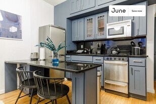 885 9th Ave in New York, NY - Building Photo