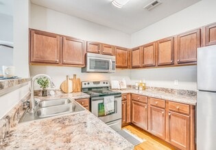 The Retreat at Spring Creek Apartments in Cleveland, TN - Building Photo - Building Photo
