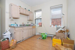 891 Huntington Ave in Boston, MA - Building Photo