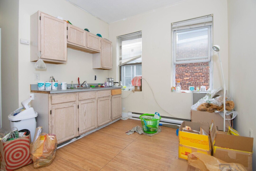 891 Huntington Ave in Boston, MA - Building Photo