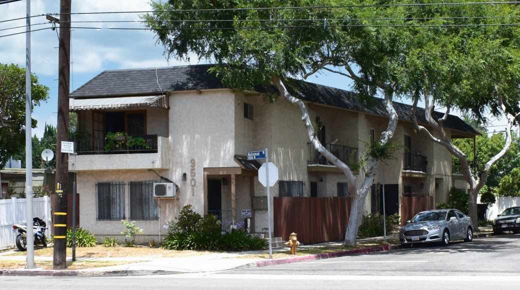 9501 National Blvd in Los Angeles, CA - Building Photo