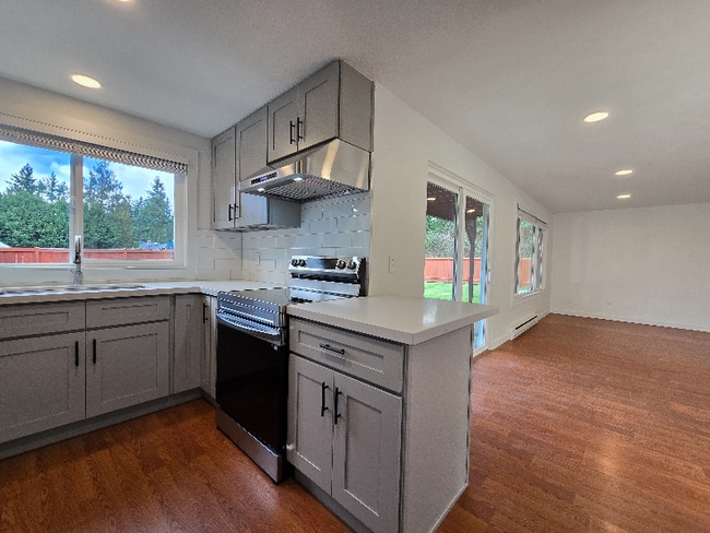 9827 158th St E, Unit 2 in Puyallup, WA - Building Photo - Building Photo