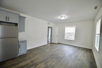 21 Nichols St in Ansonia, CT - Building Photo - Building Photo