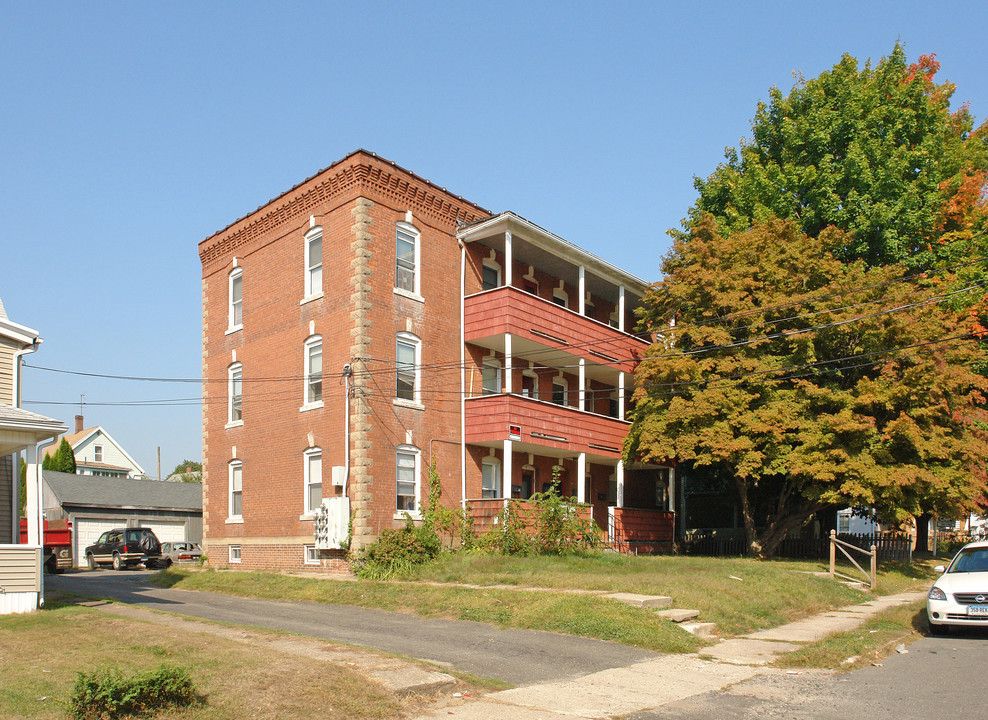 7-11 Conlon St in Bristol, CT - Building Photo