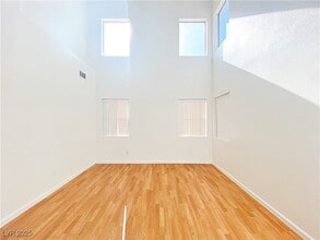 4525 Coronado Hills Way in Las Vegas, NV - Building Photo - Building Photo