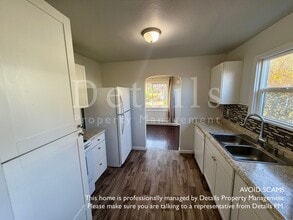 302 N Cambrian Ave in Bremerton, WA - Building Photo - Building Photo