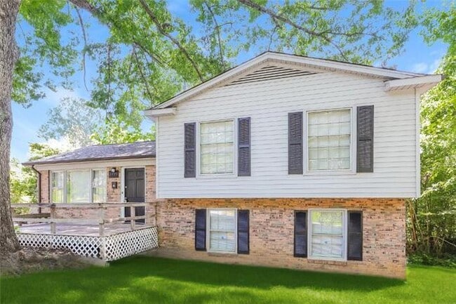 property at 2425 New Orleans St