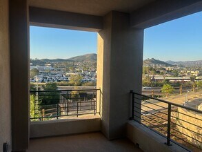 470 Caliper Wy in San Marcos, CA - Building Photo - Building Photo