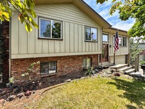 6860 S Quince St in Centennial, CO - Building Photo - Building Photo