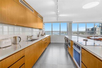11 Island Ave, Unit 1512 in Miami Beach, FL - Building Photo - Building Photo