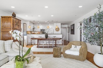 4715 Ocean Front Walk, Unit Ocean Front Walk in Marina Del Rey, CA - Foto de edificio - Building Photo