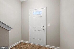 303 Starry Way Dr in Stephenson, VA - Building Photo