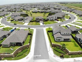 37 River Rd in McAllen, TX - Building Photo