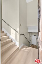 3833 Huron Ave in Culver City, CA - Building Photo - Building Photo