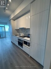 225-4225 Commerce St in Vaughan, ON - Building Photo - Building Photo