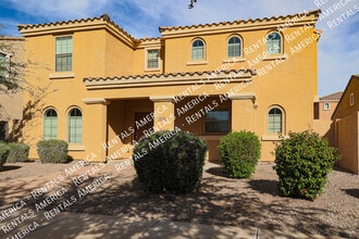 2134 S Seton Ave in Gilbert, AZ - Foto de edificio - Building Photo