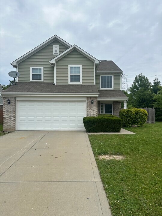 4547 Plowman Dr. in Indianapolis, IN - Foto de edificio