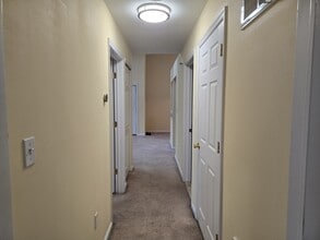 44 Dartmouth Way in North Brunswick, NJ - Building Photo - Building Photo
