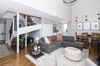 1201 W Diversey Pkwy in Chicago, IL - Building Photo - Building Photo