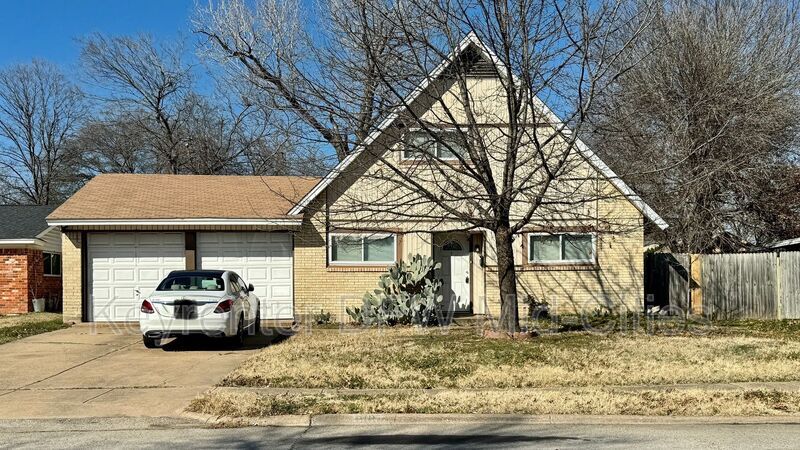 609 Hughes Dr in Irving, TX - Building Photo