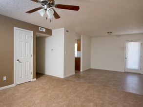 Quail Ridge East Apartments in Springfield, MO - Foto de edificio - Building Photo
