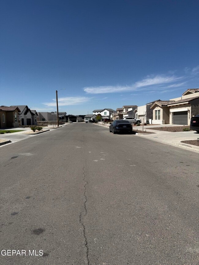 13389 Carterton Ave in Horizon City, TX - Building Photo - Building Photo