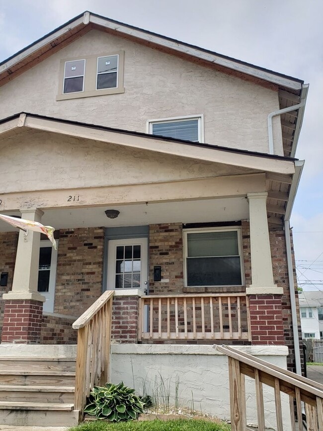 property at 209-211-211 N Hague Ave