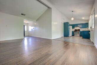 5508 Pine Pl in Austin, TX - Building Photo - Building Photo