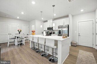 12865 Mosaic Pk Wy, Unit 3C in Herndon, VA - Building Photo - Building Photo