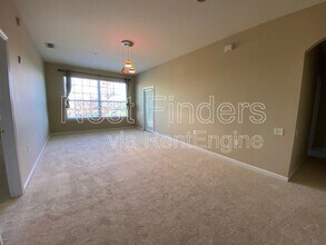 7990 Baymeadows Rd E in Jacksonville, FL - Building Photo - Building Photo