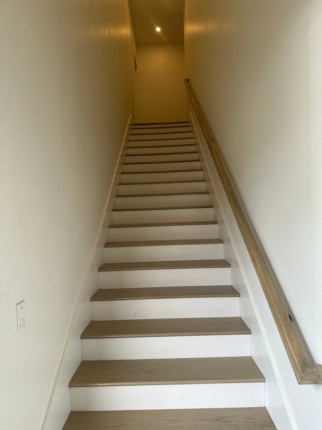 14502 Graystone Ave, Unit B in Norwalk, CA - Foto de edificio - Building Photo