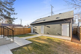 11528-11122 122 St NW in Edmonton, AB - Building Photo - Building Photo