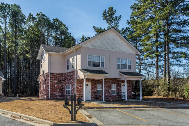 Camry Court Apartments in Bryant, AR - Foto de edificio - Building Photo