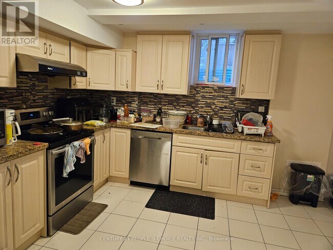 4329 Guildwood Way in Mississauga, ON - Building Photo - Building Photo