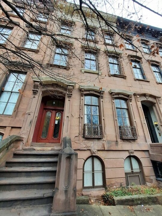 22 E Mt Vernon Pl Photo