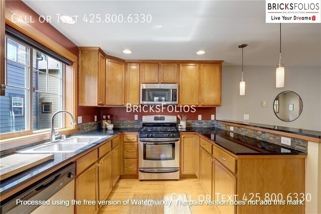 11316 8th Ave NE in Seattle, WA - Building Photo - Building Photo