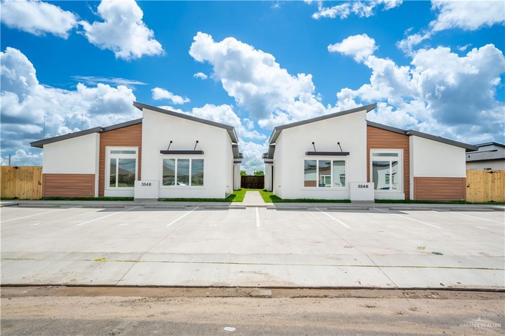 26 Hidalgo Cir in Brownsville, TX - Building Photo