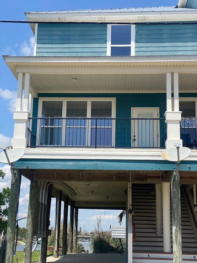property at 200 Lakeview Dr