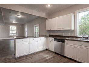 1602 Johnson St NE in Minneapolis, MN - Building Photo - Building Photo